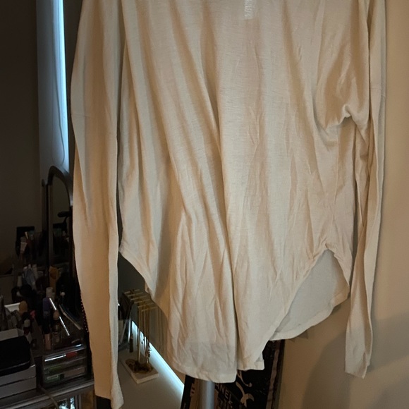 NEW Junk Food long sleeve graphic T-shorting cream with black graphic - Picture 4 of 9